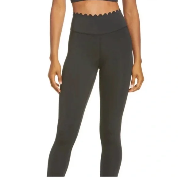 High-Waisted Black Leggings IVL collective , scalloped, like new , size 4 - Picture 1 of 7